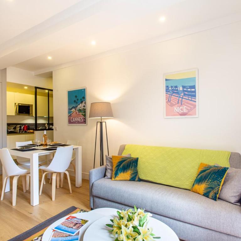 JJ8 - MAGNIFIQUE 3PIECES, ENTIEREMENT RENOVE, CLIM, VIEUX-NICE - Appartement 2 Chambres - 2