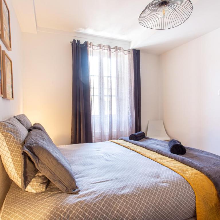 JJ8 - MAGNIFIQUE 3PIECES, ENTIEREMENT RENOVE, CLIM, VIEUX-NICE - Appartement 2 Chambres - 22
