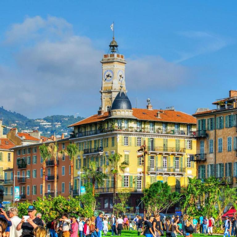 JJ8 - MAGNIFIQUE 3PIECES, ENTIEREMENT RENOVE, CLIM, VIEUX-NICE - Appartement 2 Chambres - 36