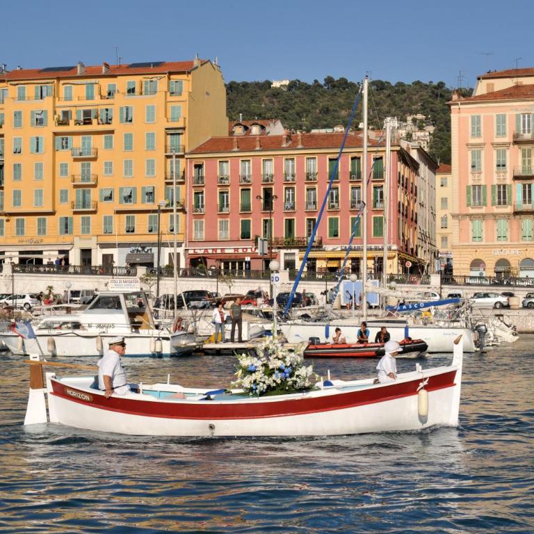 JJ8 - MAGNIFIQUE 3PIECES, ENTIEREMENT RENOVE, CLIM, VIEUX-NICE - Appartement 2 Chambres - 38