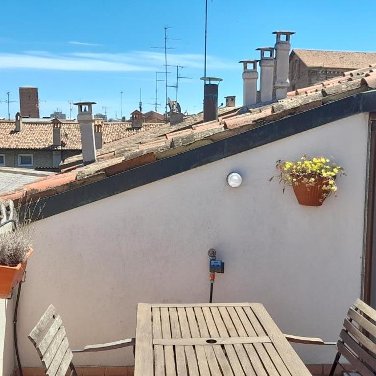 Corte Cavour. Una mansarda nel cuore della città - Two-Bedroom Apartment - 3