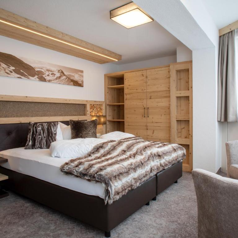 Hotel Victoria - Doppelzimmer Alpin mit Badewanne - 1