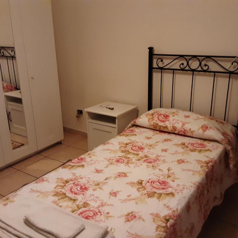 Locazione Menini - Camere zona stazione - Camera Singola - 3