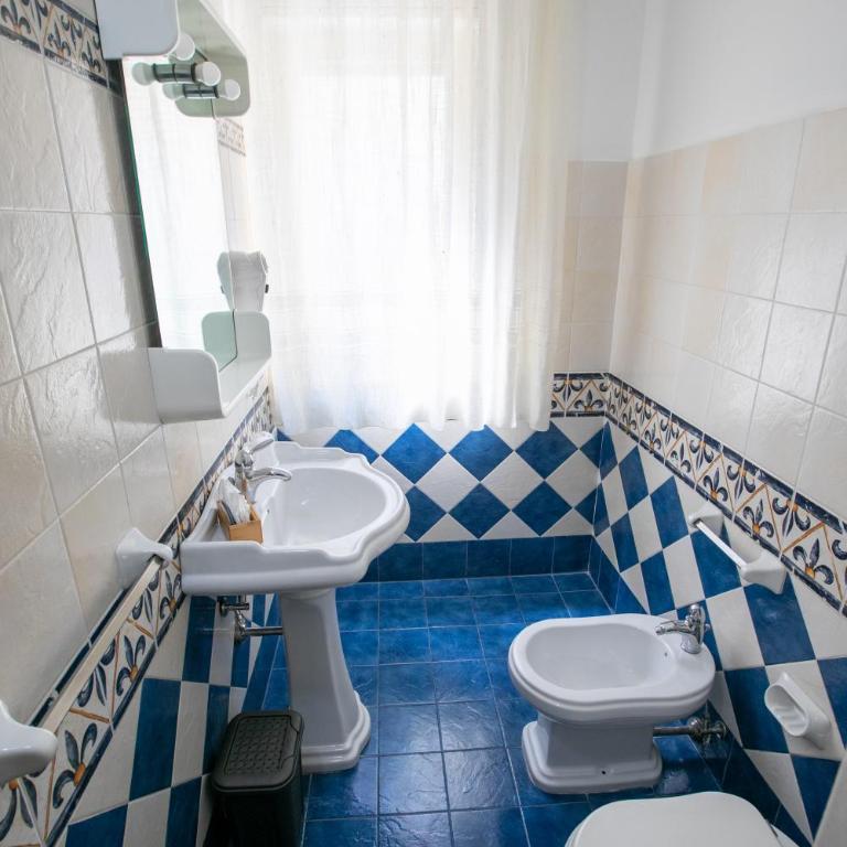 B&B Azul - Deluxe Double Room with Extra Bed - 10