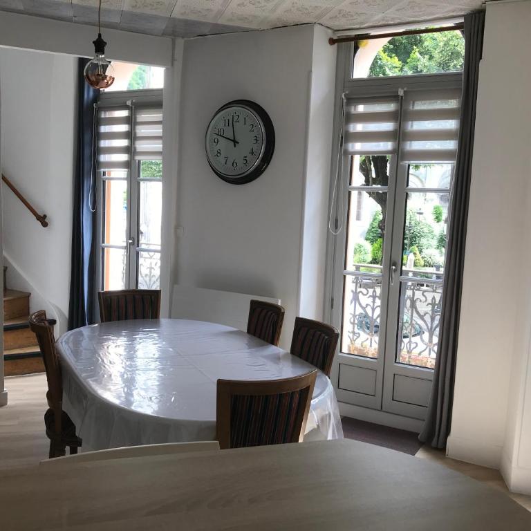 Bel Appartement Bagneres De Luchon Centre - Two-Bedroom Apartment - 13