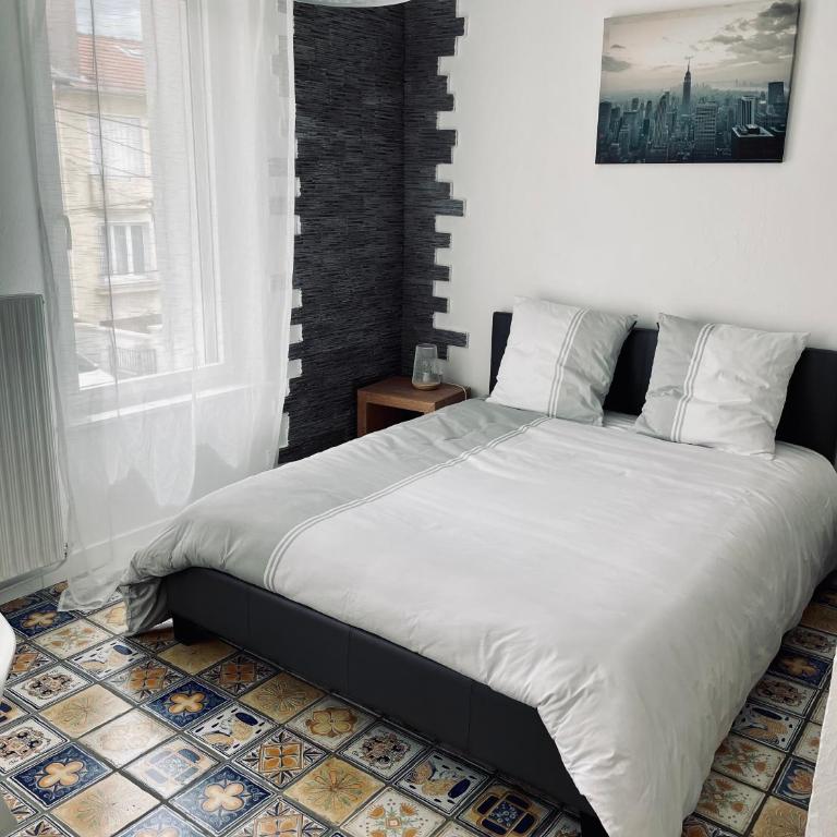 le numero 100 - Chambre Lit King-Size - 8