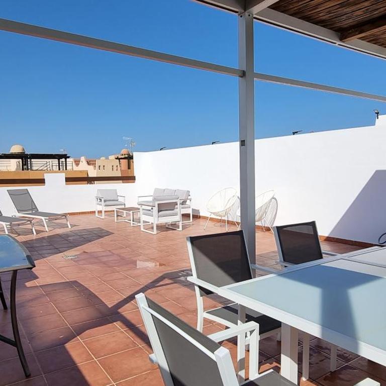 Apartamentos Paraíso Vera Playa, Ático Alborada con solárium grande privado, a pie de playa, WIFI - Apartamento de 2 dormitorios - 13