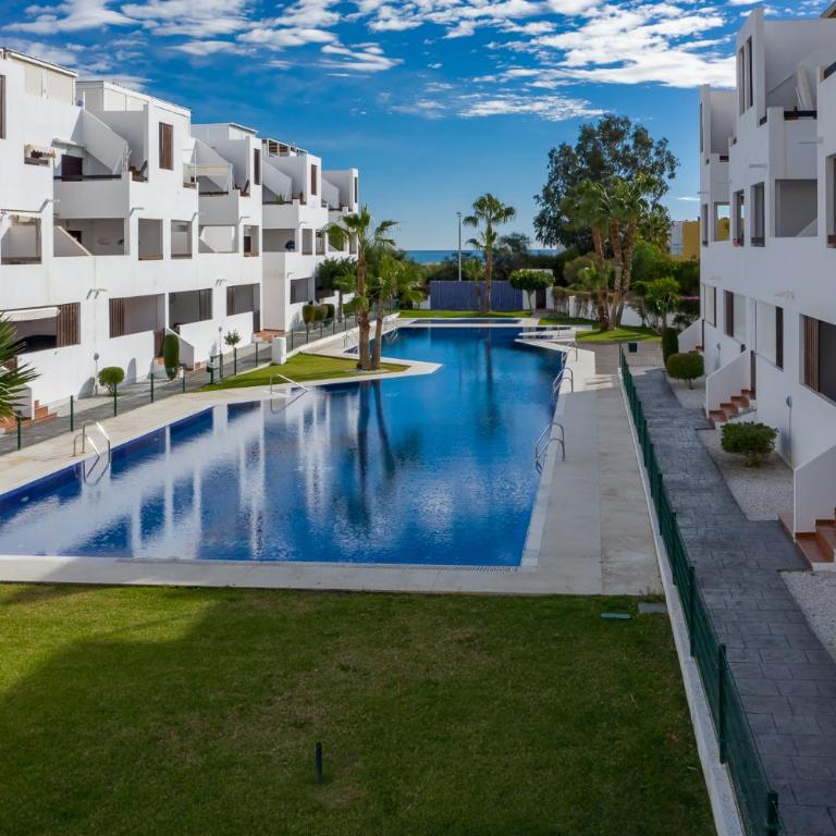 Apartamentos Paraíso Vera Playa, Ático Alborada con solárium grande privado, a pie de playa, WIFI - Apartamento de 2 dormitorios - 38