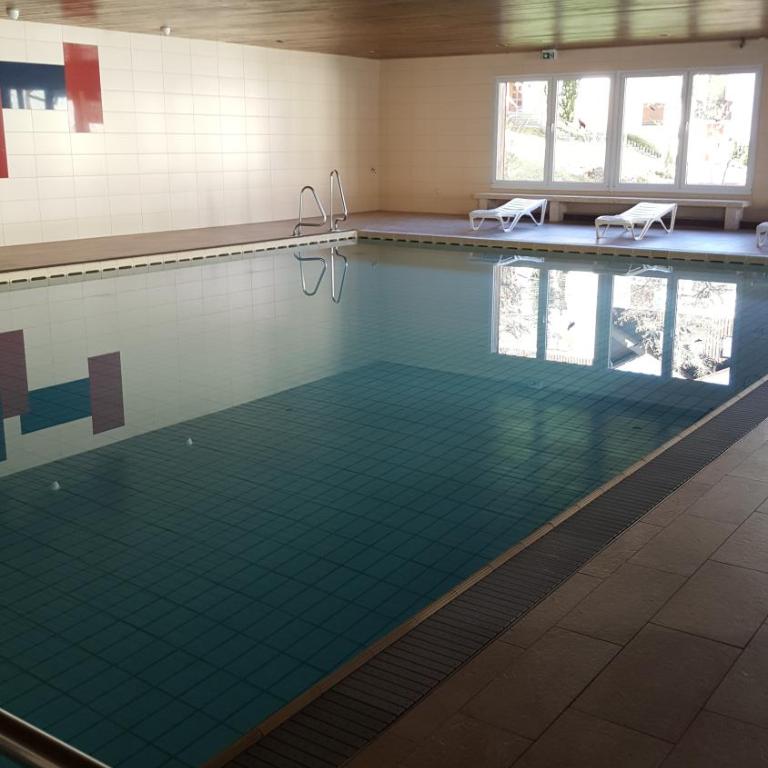 Fewo FRIADO im Ferienpark OA - ohne Zusatzkosten nach Anreise - mit Hallenbad, W-Lan, PKW-Garage, Kurtaxe mit Allgäu-Walser-Pass, Bett- und Handtuch-Wäsche sowie End-Reinigung - One-Bedroom Apartment - 25
