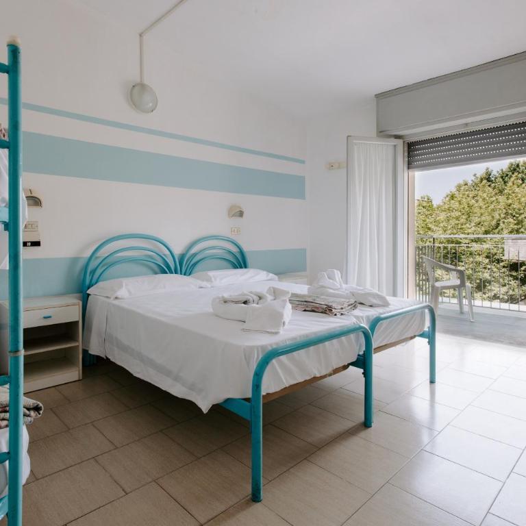 Hotel Edward - Camera Quadrupla con Vista Mare - 2