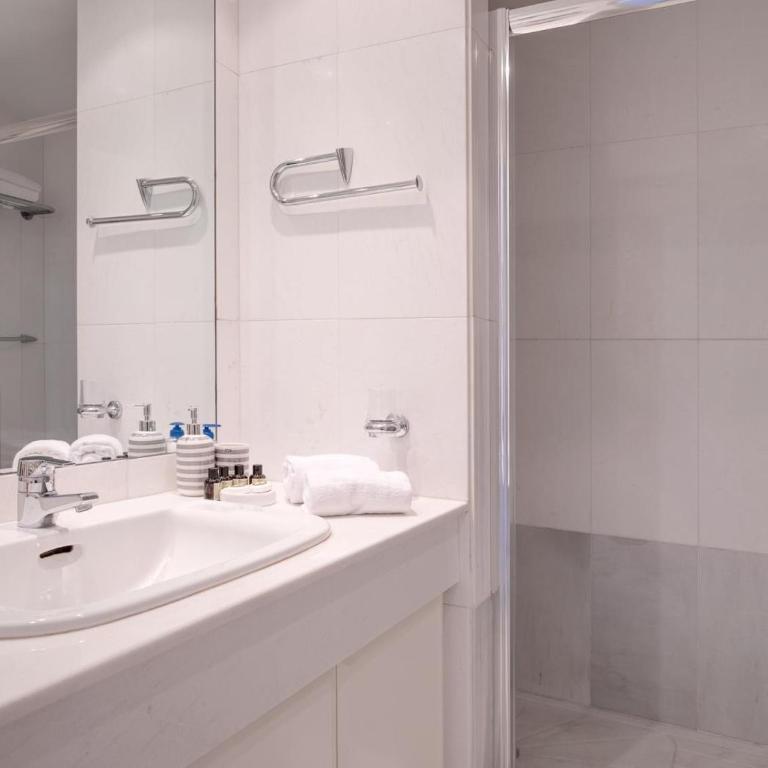 Espacioso y encantador apartamento en las gaviotas - Three-Bedroom Apartment - 21