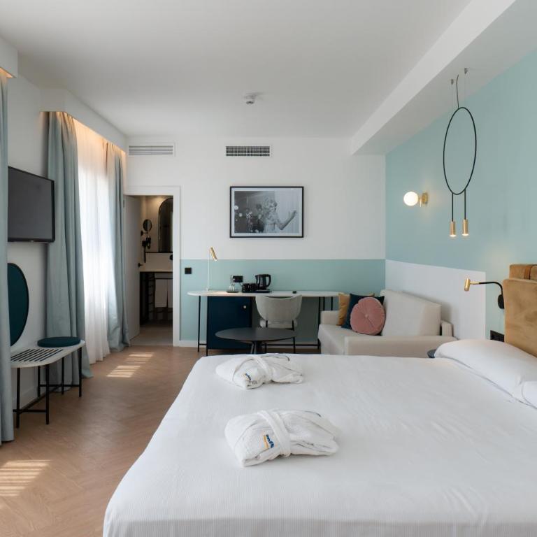 Medplaya Hotel Pez Espada - Suite Superior Celebrities (2 adultos) - 1