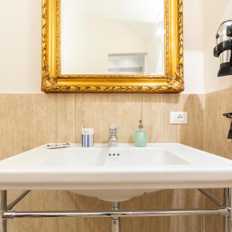 Altafronte Enchanted Suite close to Uffizi Gallery - Appartamento Superior - 23