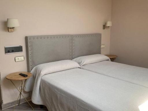 Hotel Los Molinos - Twin Room - Attic - 9