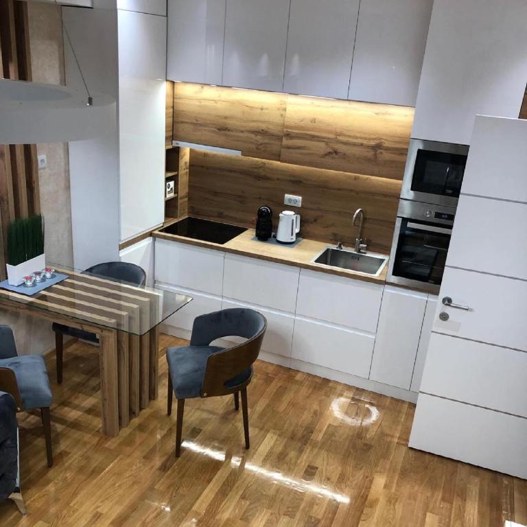 Lux Apartman 33 - One-Bedroom Apartment - 11