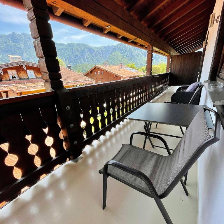 Hardi's Hotel - Familienzimmer mit Bergblick - 9