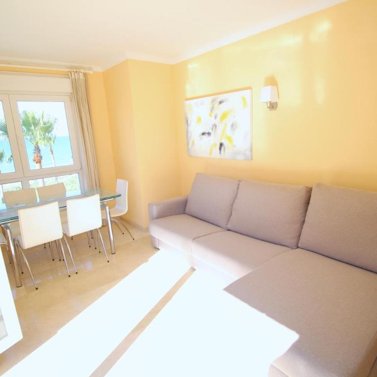 El Amanecer 81 by homeprive - Vacation Home - 25