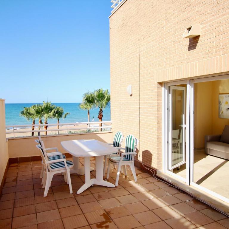 El Amanecer 81 by homeprive - Vacation Home - 11