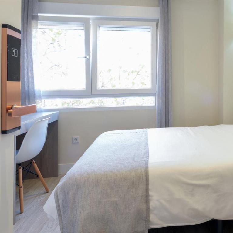 Golden Alcala - Single Room - 5