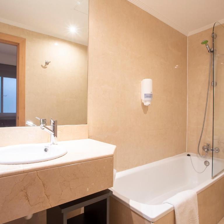 Sancho Ramirez - Habitación Doble con cama supletoria - 3