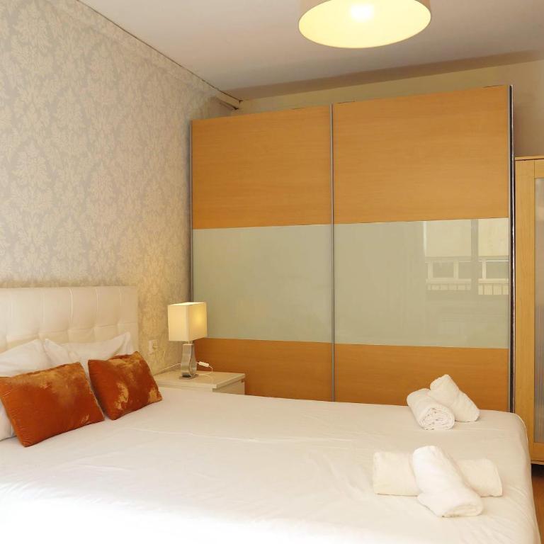Bcn-rentals apartments in the Old town - Three-Bedroom Apartment - 5