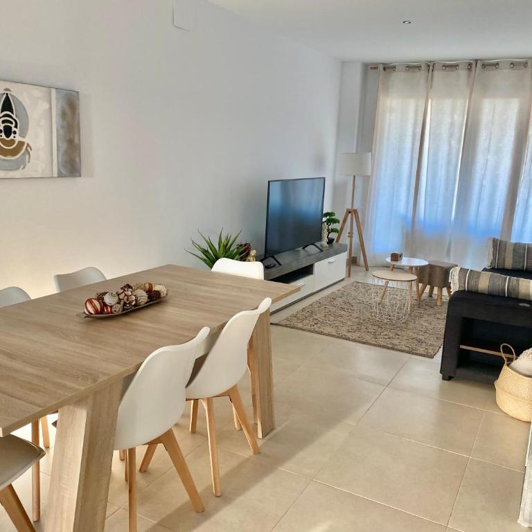 Apartamento playa y club náutico a 150m - Apartamento de 2 dormitorios con vistas a la montaña - 17