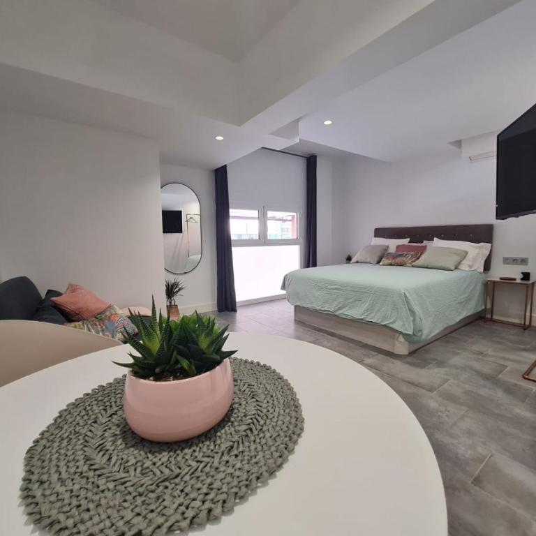 LoftinMalaga - Estudio con cama grande adaptado para personas con movilidad reducida - 15