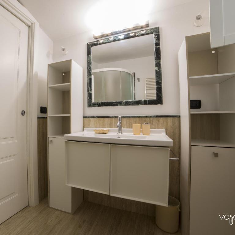 Vesevo Rooms - Camera Matrimoniale con Balcone - 4