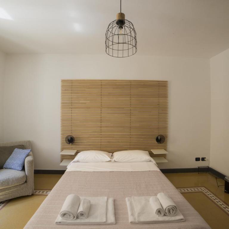 Vesevo Rooms - Camera Matrimoniale con Balcone - 2