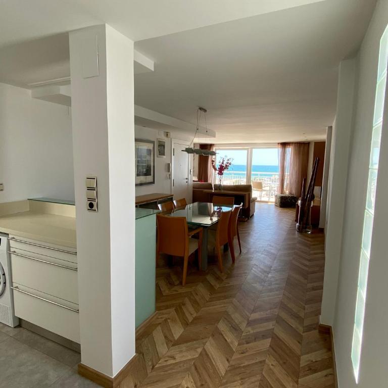 Lujoso apartamento en 1ª línea recién reformado - Apartamento de 3 dormitorios - 11
