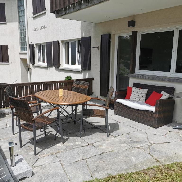 Ferienwohnung Pontresina - Chesa Andrea - Gartensitzplatz - Apartment mit 3 Schlafzimmern - 24