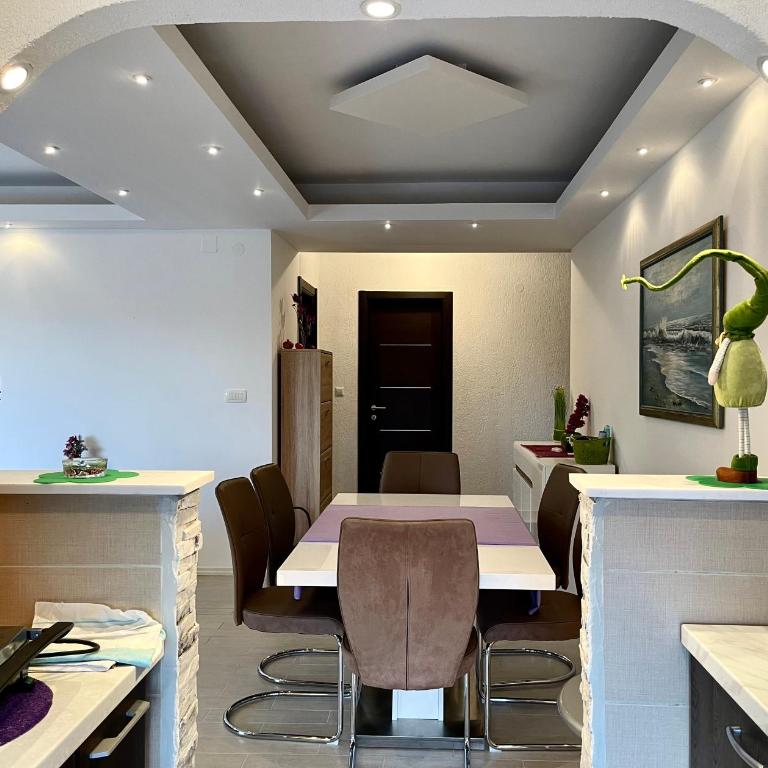 Apartment Aqua - Two-Bedroom Apartment - 3