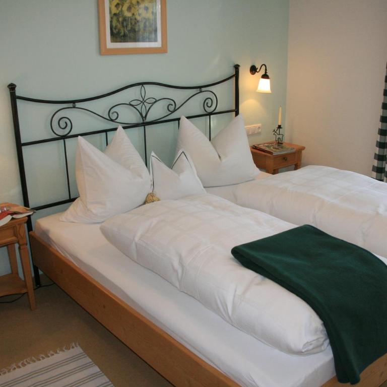 Gästehaus Alpin - Apartment mit 1 Schlafzimmer und Küchenzeile - 1. Etage - 1