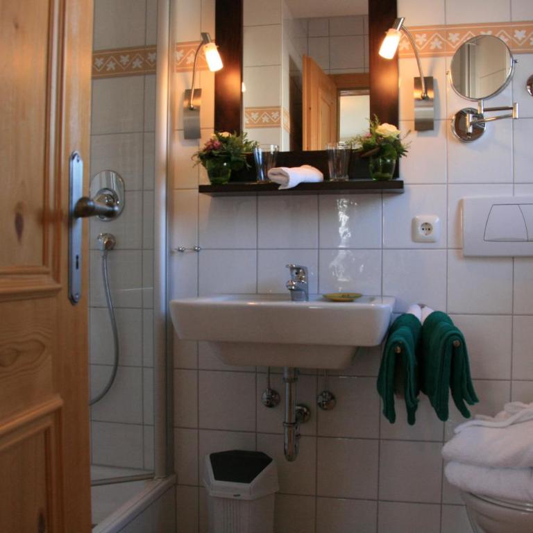 Gästehaus Alpin - Apartment mit 1 Schlafzimmer und Küchenzeile - 1. Etage - 2