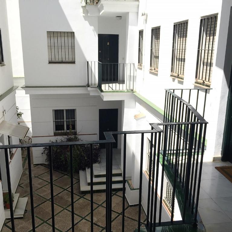 Luminoso y amplio apartamento en el centro histórico de Sevilla - Apartamento de 1 dormitorio - 2