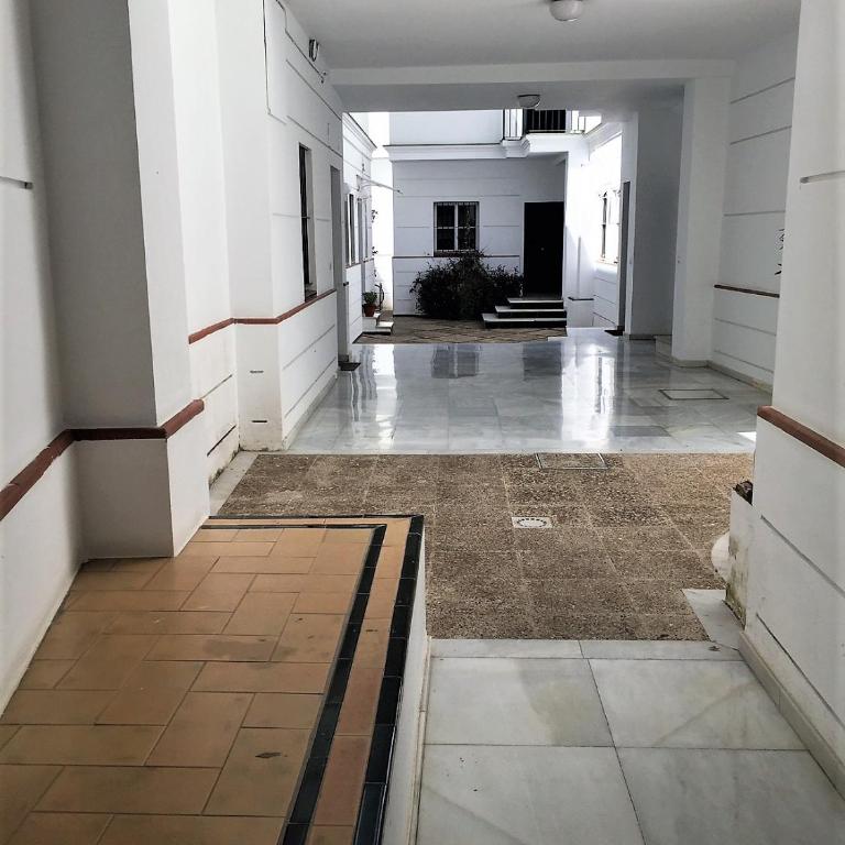 Luminoso y amplio apartamento en el centro histórico de Sevilla - Apartamento de 1 dormitorio - 4