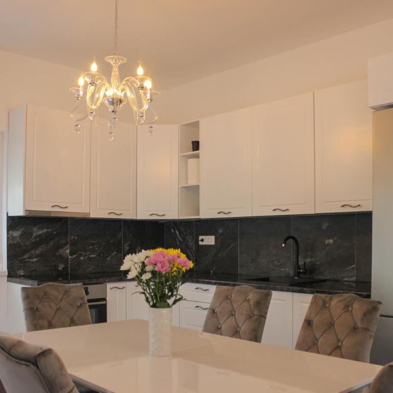 Villa Lila - Three-Bedroom Villa - 21