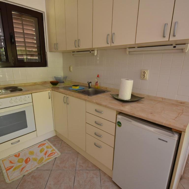 Igalo Garden Apartment - Two Bedroom Apartment - 6