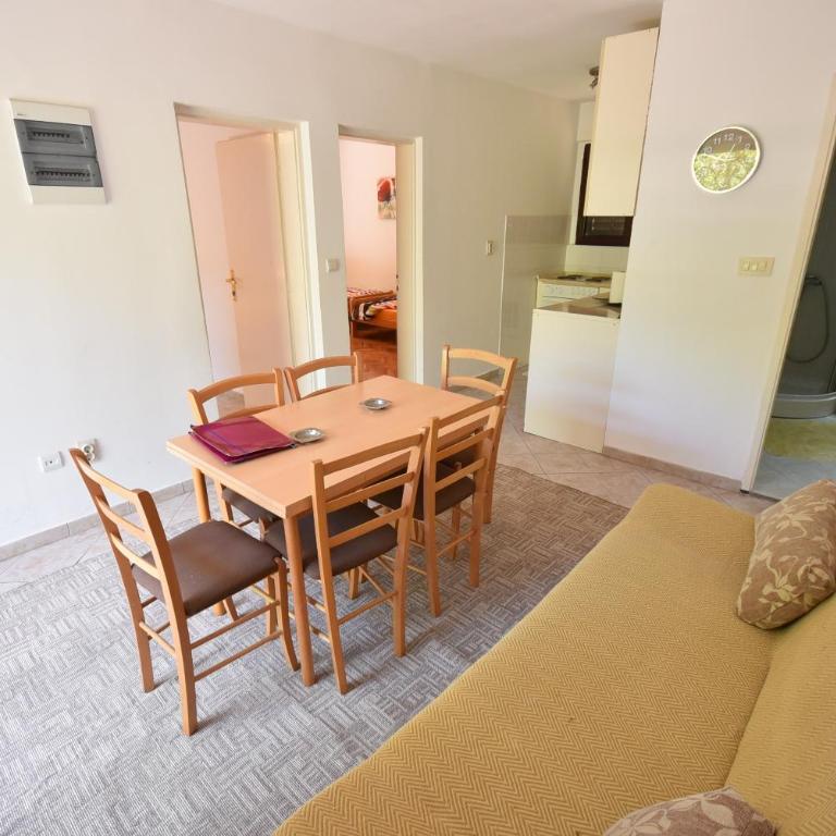 Igalo Garden Apartment - Two Bedroom Apartment - 16