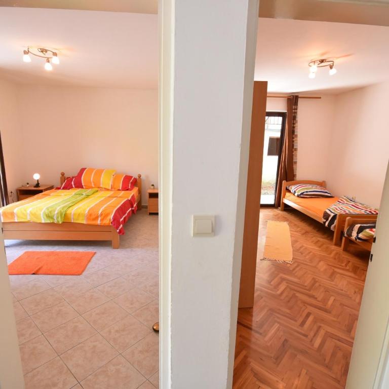 Igalo Garden Apartment - Two Bedroom Apartment - 12