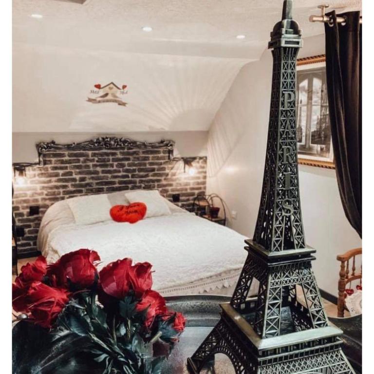 Appartement romantique parisien, baignoire rétro au pied du lit - Appartement 1 Chambre - 2