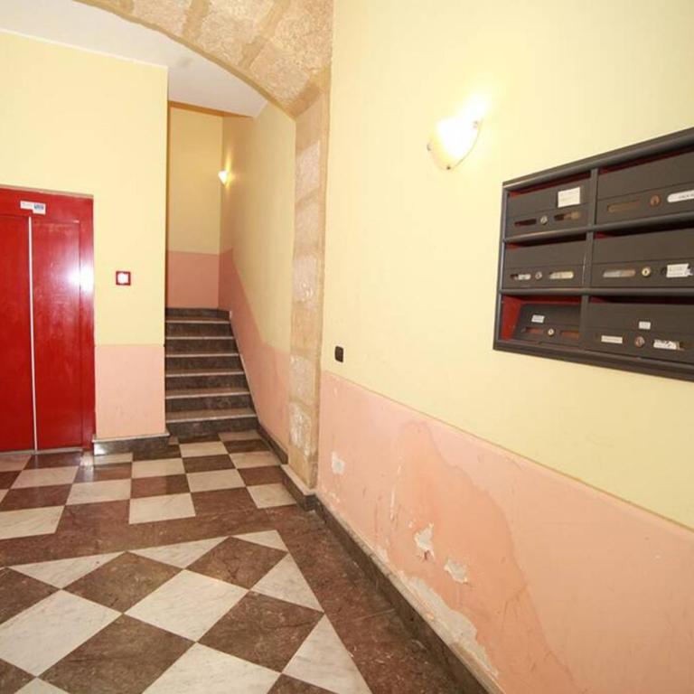Appartamento con terrazza al centro storico. - Appartamento con 2 Camere da Letto - 24