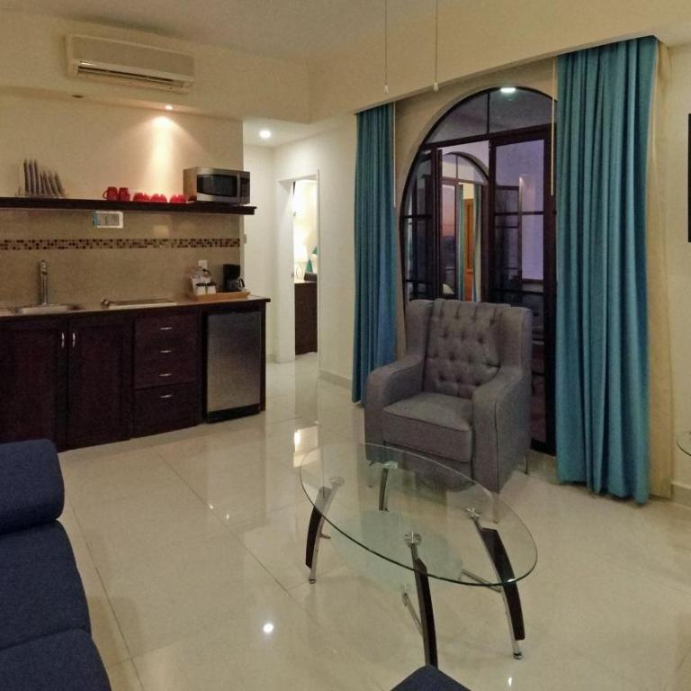 The Westmarine Waterfront Hotel - Suite Master - 11