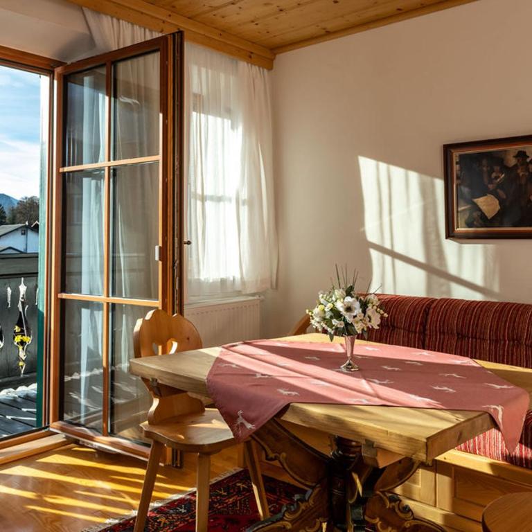 "Kaiser Karl" *** Ferienwohnungen - One-Bedroom Apartment with Balcony - 1