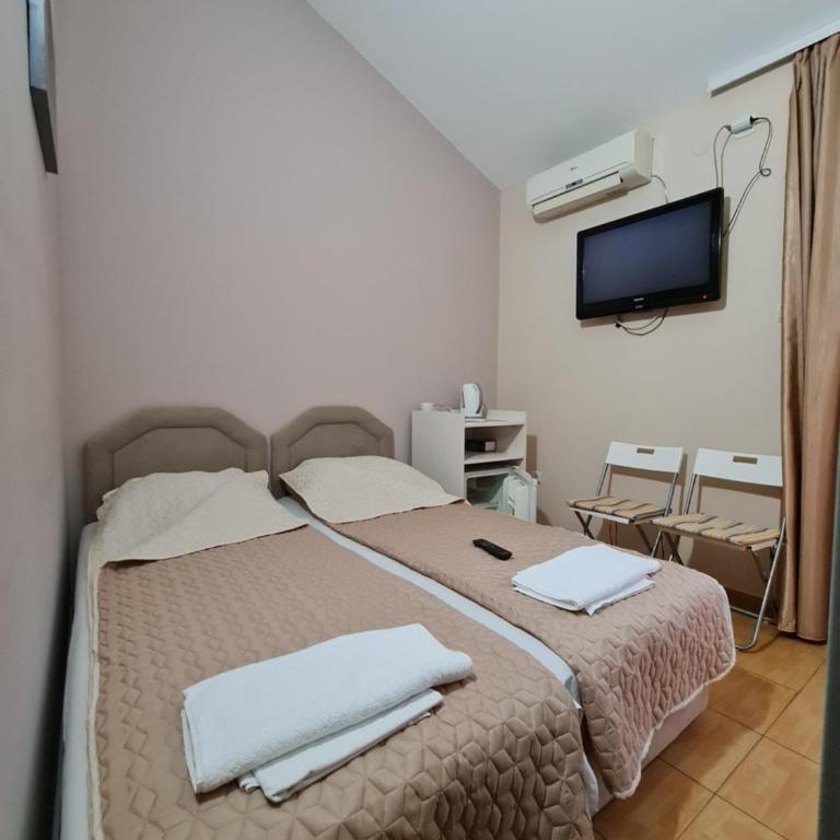 Hibiscus Guest House - Budget Double or Twin Room - 4