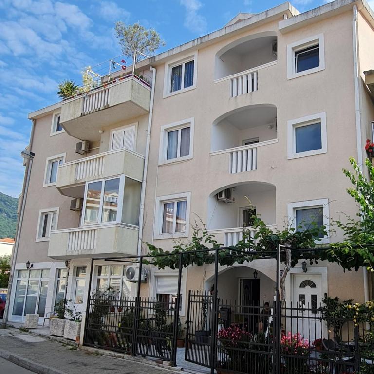 Hibiscus Guest House - Apartment with Sea View - 4