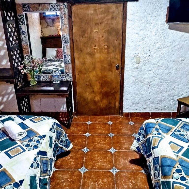Hotel & Cava La Parroquia - Twin Room - 5