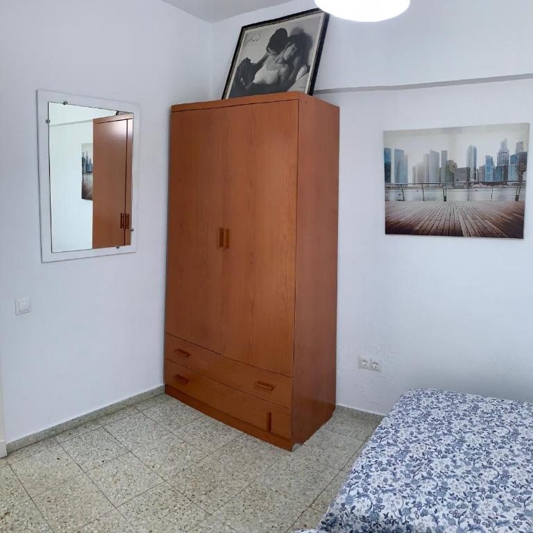 Orange Apartments - Apartment with Shower - 8