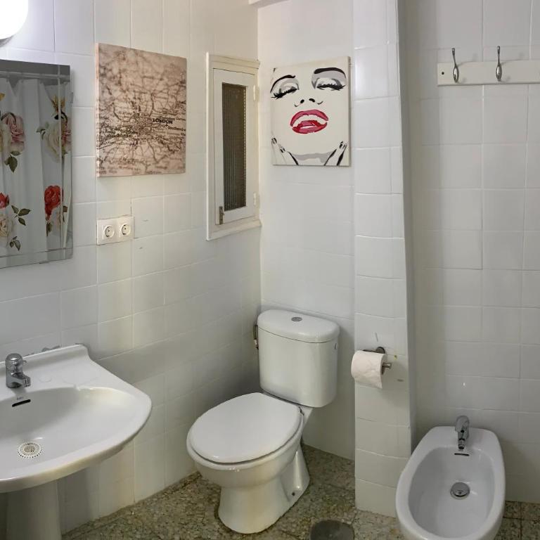 Orange Apartments - Apartment with Shower - 4