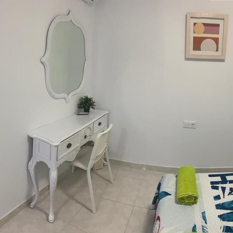 Orange Apartments - Apartment with Terrace - 9